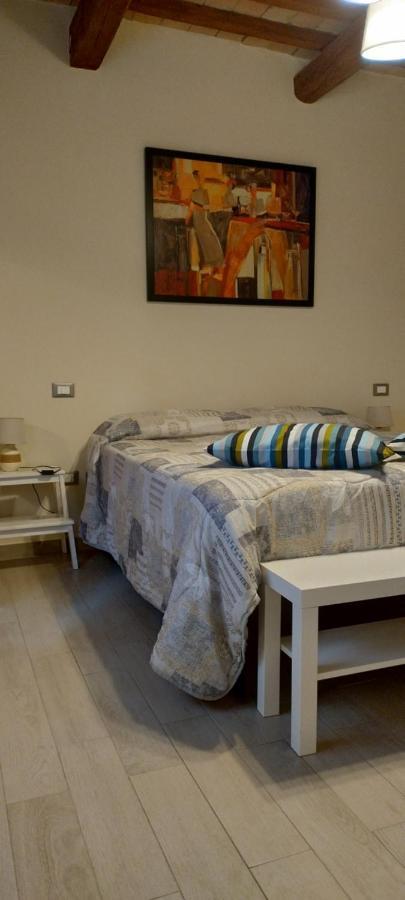 Sotto L'Ulivo Bed & Breakfast Mondavio Cameră foto